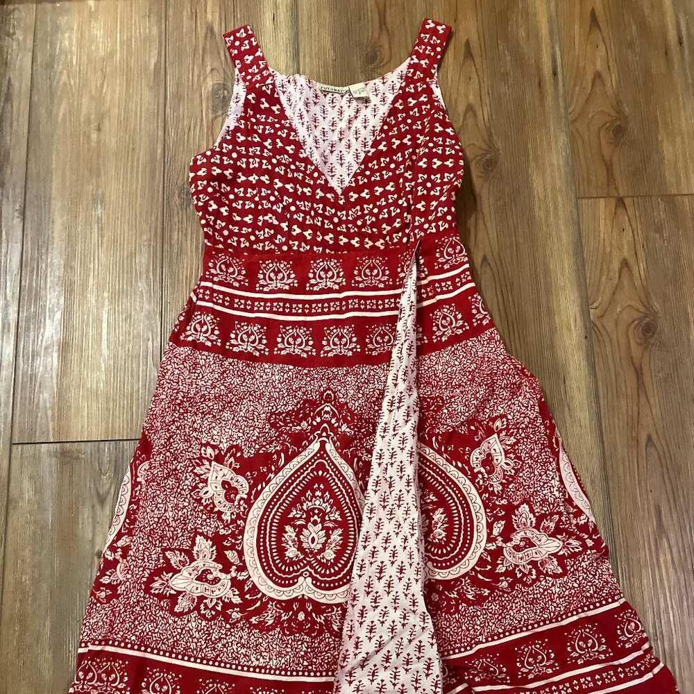 Women's Size 6 Putumayo Dress Red / White Paisley Boho A Line V Neck Sleeveless